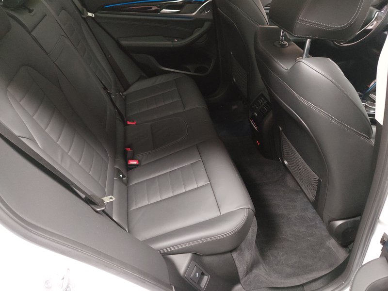 BMW Ix3 Impressive • 360° kamera • ACC — 21