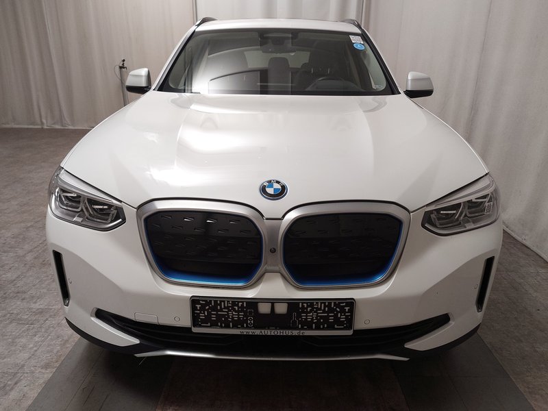BMW Ix3 Impressive • 360° kamera • ACC — 5