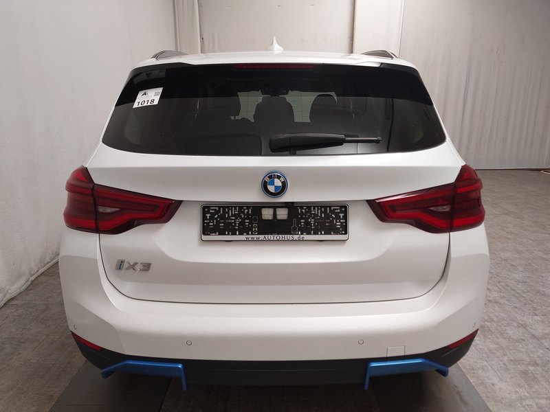BMW Ix3 Impressive • 360° kamera • ACC — 6