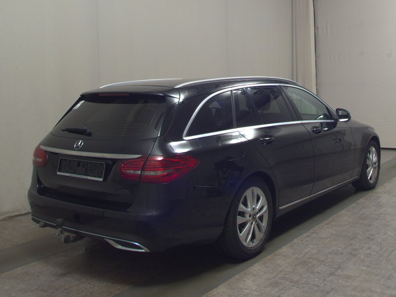Mercedes-Benz C 220 d automatik T Avantgarde • ACC • električna peta vrata — 4