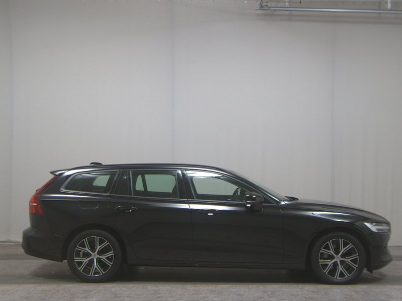 Volvo V60 B3 automatik Essential • Full LED • digitalni instrumenti