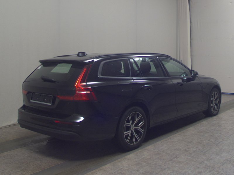 Volvo V60 B3 automatik Essential • Full LED • digitalni instrumenti — 4