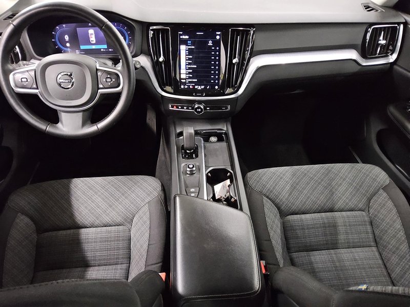 Volvo V60 B3 automatik Essential • Full LED • digitalni instrumenti — 5