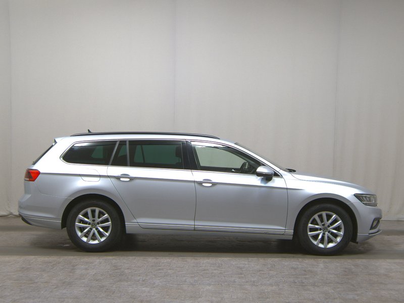 Volkswagen Passat 2.0 TDI Business automatik • ACC • AHK — 13