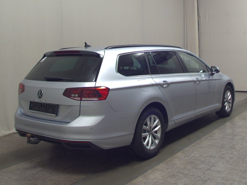Volkswagen Passat 2.0 TDI Business automatik • ACC • AHK — 16