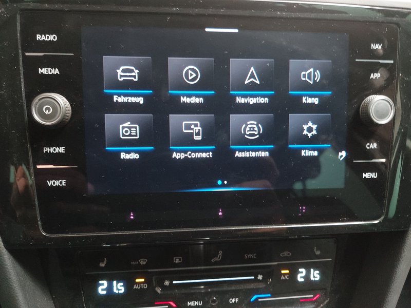 Volkswagen Passat 2.0 TDI Business automatik • ACC • AHK — 24