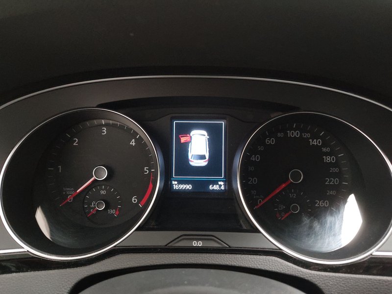 Volkswagen Passat 2.0 TDI Business automatik • ACC • AHK — 25