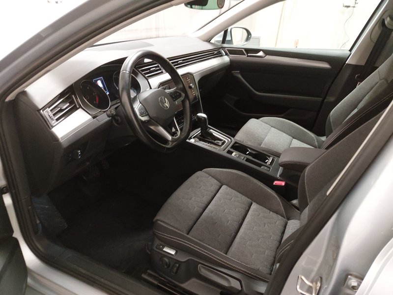 Volkswagen Passat 2.0 TDI Business automatik • ACC • AHK — 6