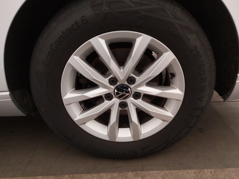 Volkswagen Passat 2.0 TDI Business automatik • ACC • AHK — 8