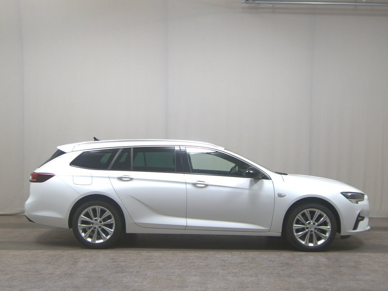 Opel Insignia Sports Tourer 2.0 D Business automatik Elegance • HUD