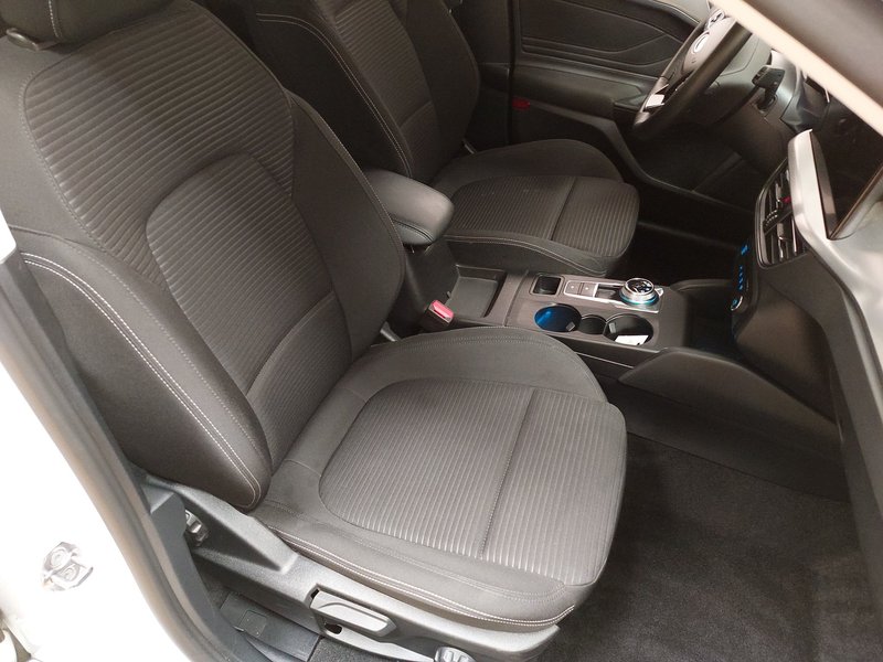 Ford Focus Turnier 1.5 EcoBlue automatik Titanium • LED — 10