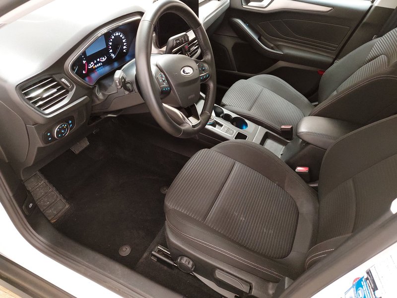 Ford Focus Turnier 1.5 EcoBlue automatik Titanium • LED — 6
