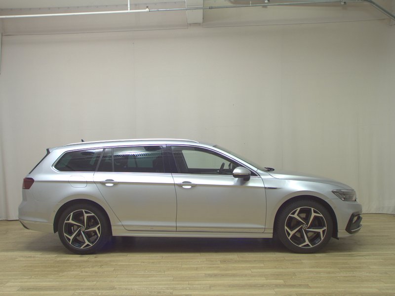 Volkswagen Passat Variant 2.0 TDI automatik R-Line • ACC • Električna peta vrata