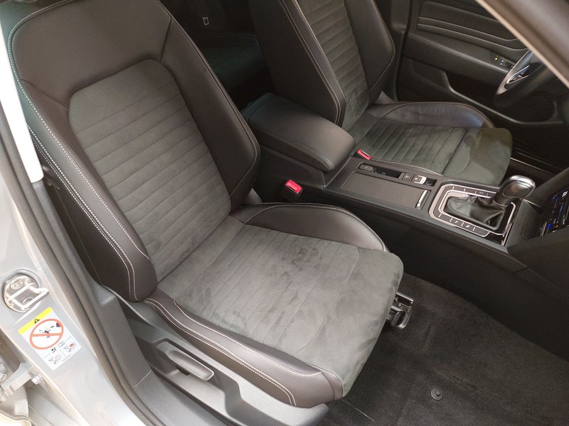 Volkswagen Passat Variant 2.0 TDI automatik R-Line • ACC • Električna peta vrata — 10