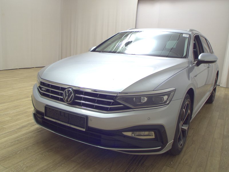 Volkswagen Passat Variant 2.0 TDI automatik R-Line • ACC • Električna peta vrata — 2