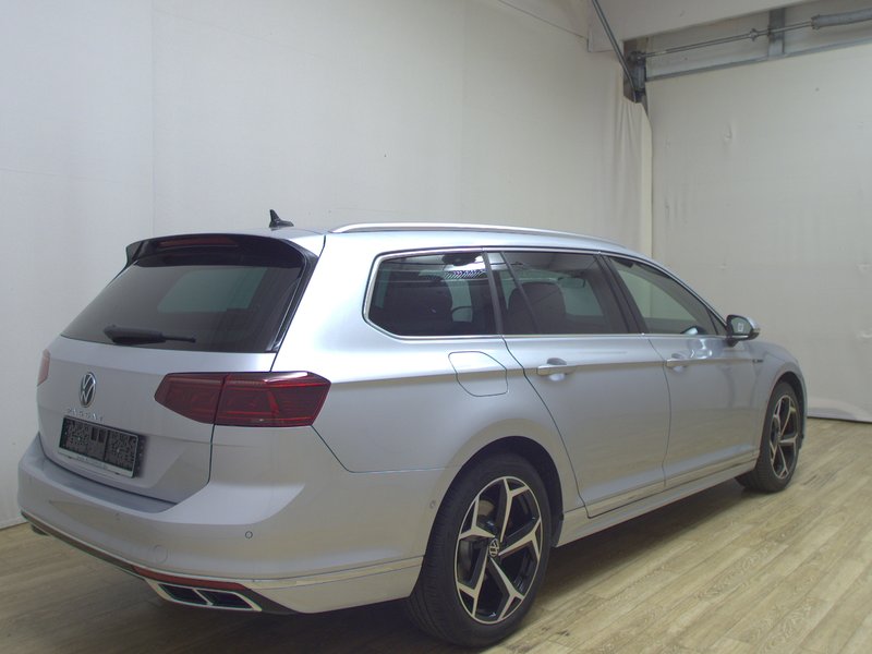 Volkswagen Passat Variant 2.0 TDI automatik R-Line • ACC • Električna peta vrata — 4