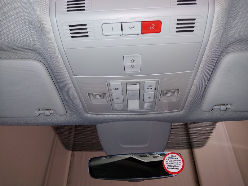 Škoda Superb Combi 2.0 TDI Style automatik • ACC • LED — 13