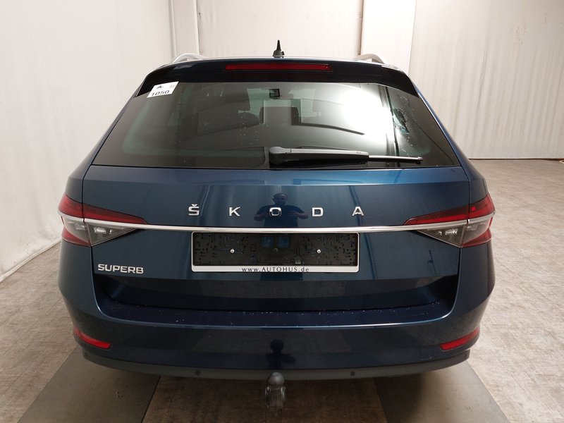 Škoda Superb Combi 2.0 TDI Style automatik • ACC • LED — 14