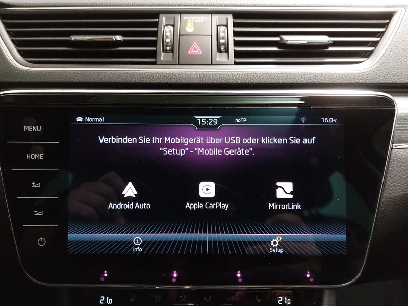 Škoda Superb Combi 2.0 TDI Style automatik • ACC • LED — 17