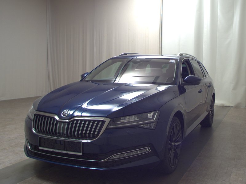 Škoda Superb Combi 2.0 TDI Style automatik • ACC • LED — 2