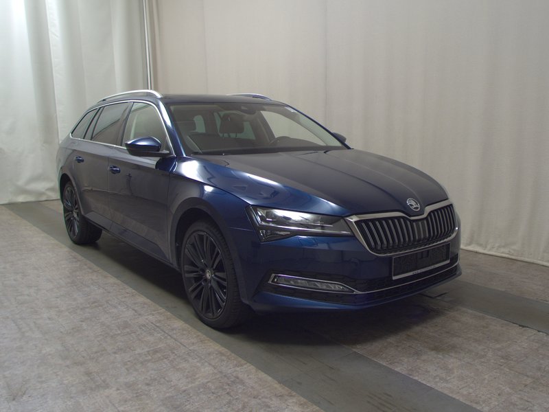 Škoda Superb Combi 2.0 TDI Style automatik • ACC • LED — 3