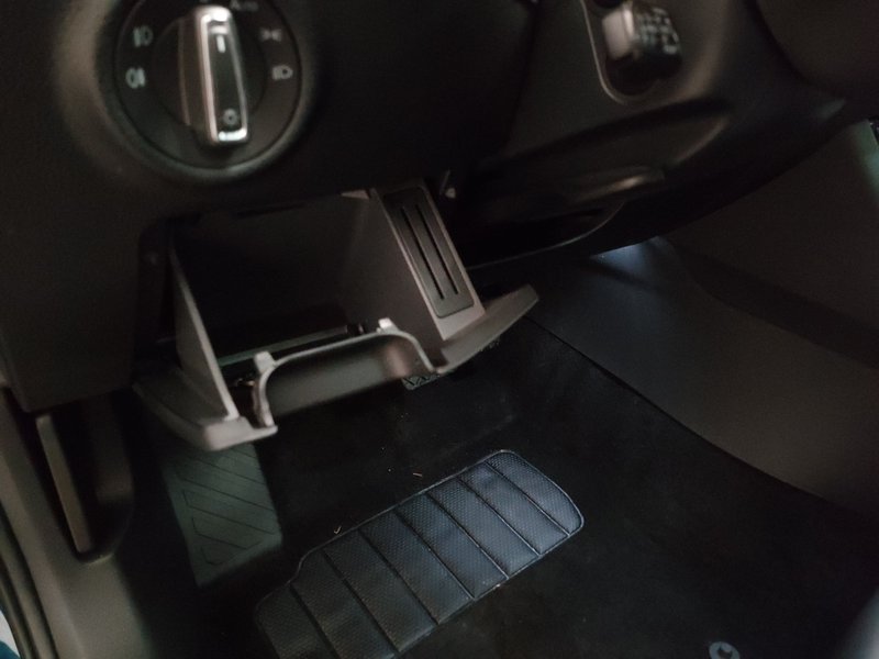 Škoda Superb Combi 2.0 TDI Style automatik • ACC • LED — 7