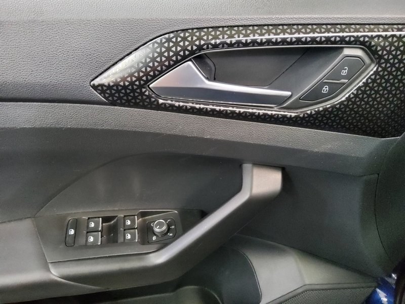 Volkswagen T-Cross 1.0 TSI Style • digitalni instrumenti • Full LED — 10