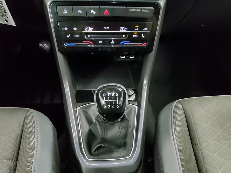 Volkswagen T-Cross 1.0 TSI Style • digitalni instrumenti • Full LED — 6