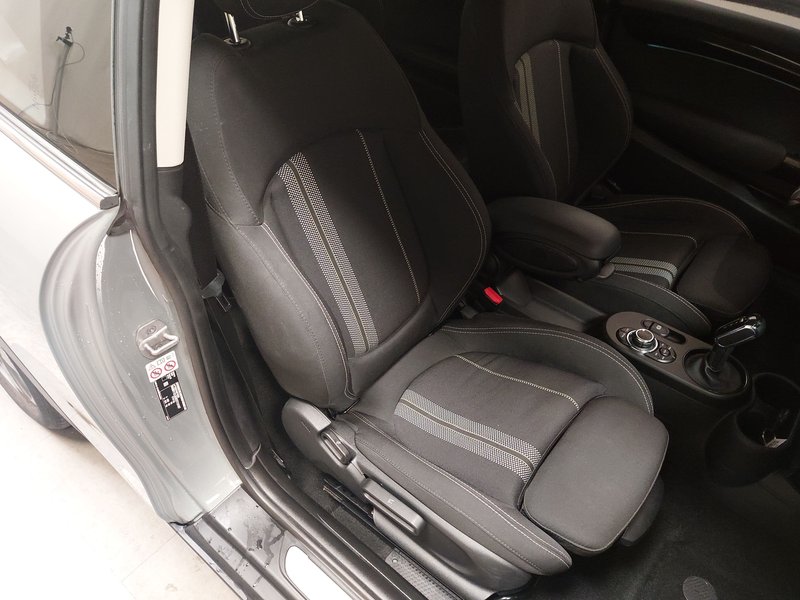 MINI Cooper SE Essential Trim • Full LED • digitalni instrumenti — 10