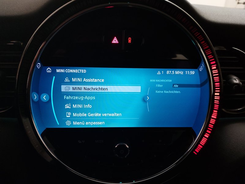 MINI Cooper SE Essential Trim • Full LED • digitalni instrumenti — 19