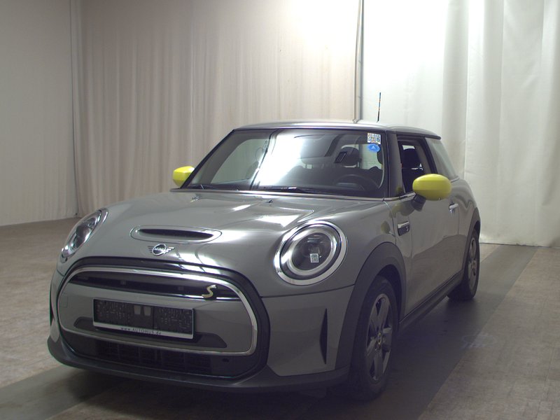 MINI Cooper SE Essential Trim • Full LED • digitalni instrumenti — 2