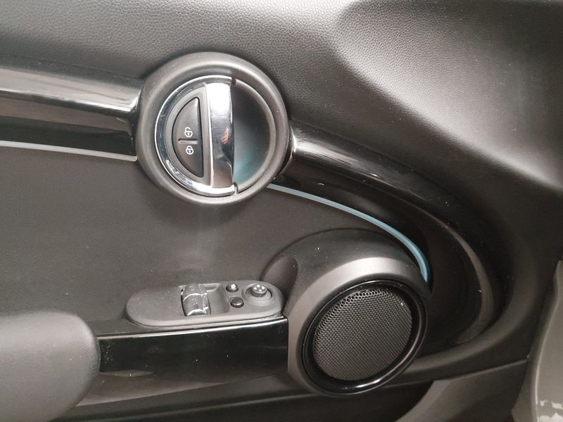 MINI Cooper SE Essential Trim • Full LED • digitalni instrumenti — 5