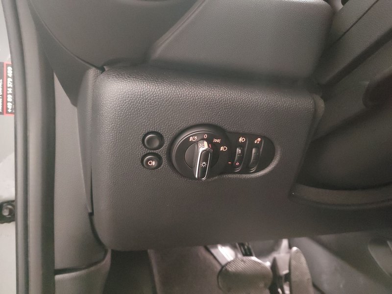 MINI Cooper SE Essential Trim • Full LED • digitalni instrumenti — 7