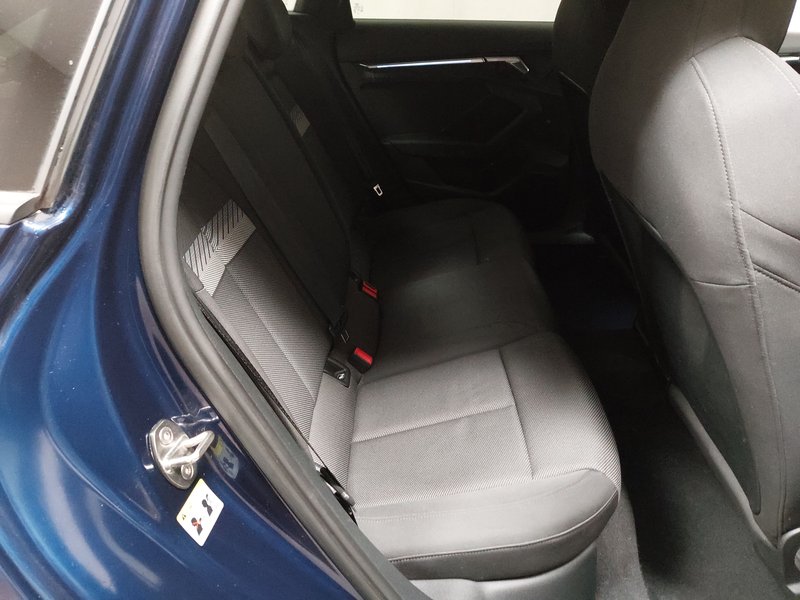 Audi A3 30 TDI automatik • ACC • Full LED — 12