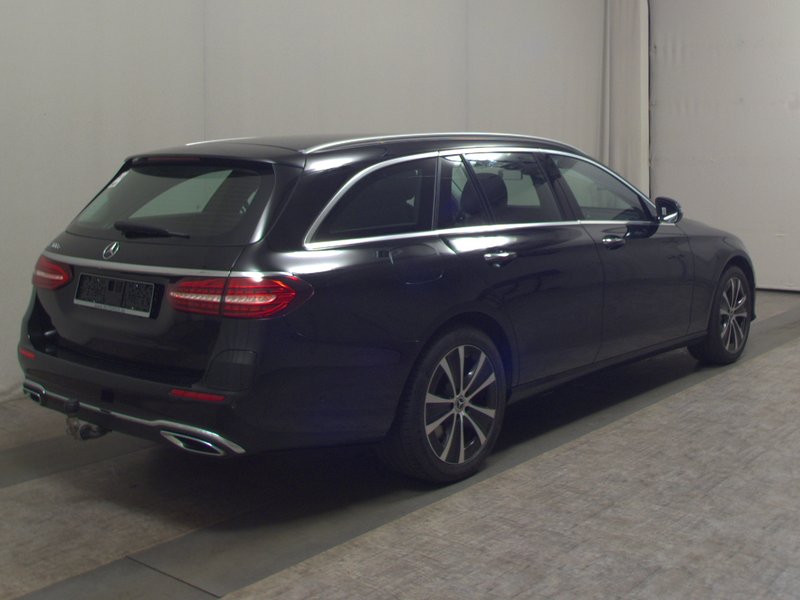 Mercedes-Benz E 300 e karavan automatik Avantgarde • 360° kamera • ACC — 4