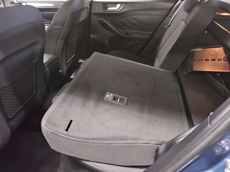 Ford Focus Turnier 1.0 EcoBoost Titanium • LED • navigacija — 11