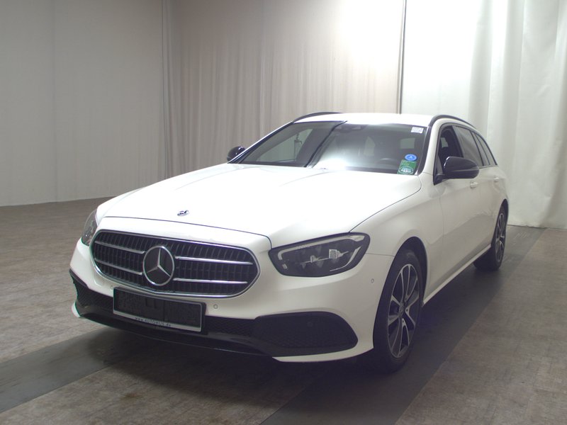 Mercedes-Benz E 220 d karavan automatik Avantgarde • ACC • LED — 2