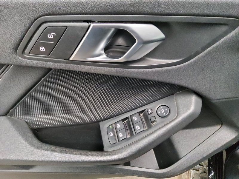 BMW 118d automatik Advantage • AHK • Full LED — 10