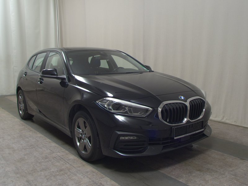 BMW 118d automatik Advantage • AHK • Full LED — 3