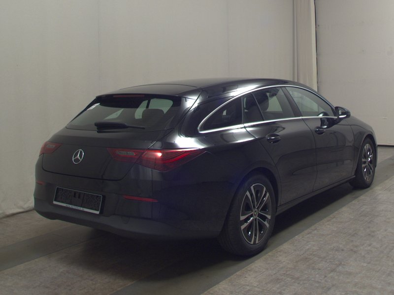 Mercedes-Benz CLA 180 Shooting Brake automatik • el. peta vrata • Full LED — 4