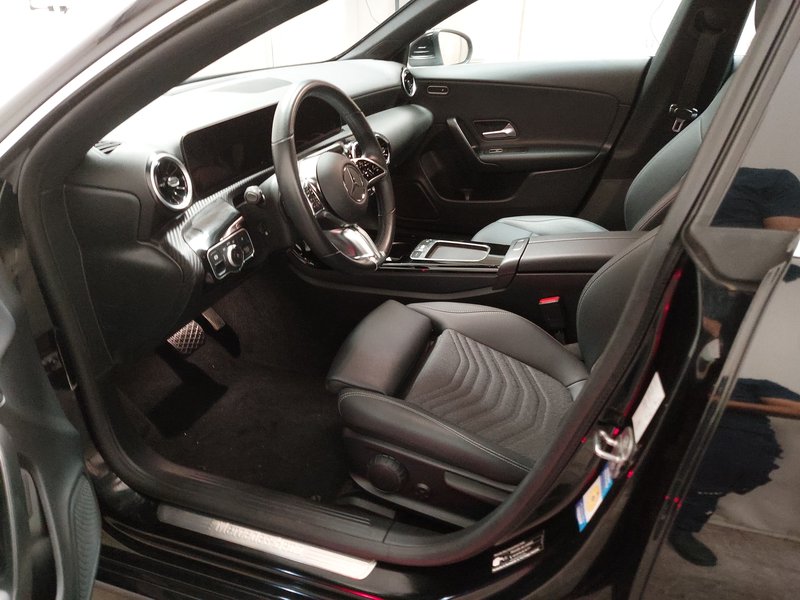 Mercedes-Benz CLA 180 Shooting Brake automatik • el. peta vrata • Full LED — 6