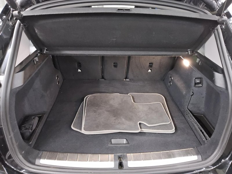 BMW X1 sDrive20d automatik xLine • Full LED — 11