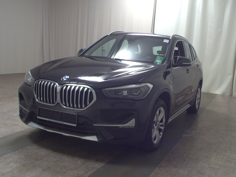 BMW X1 sDrive20d automatik xLine • Full LED — 2