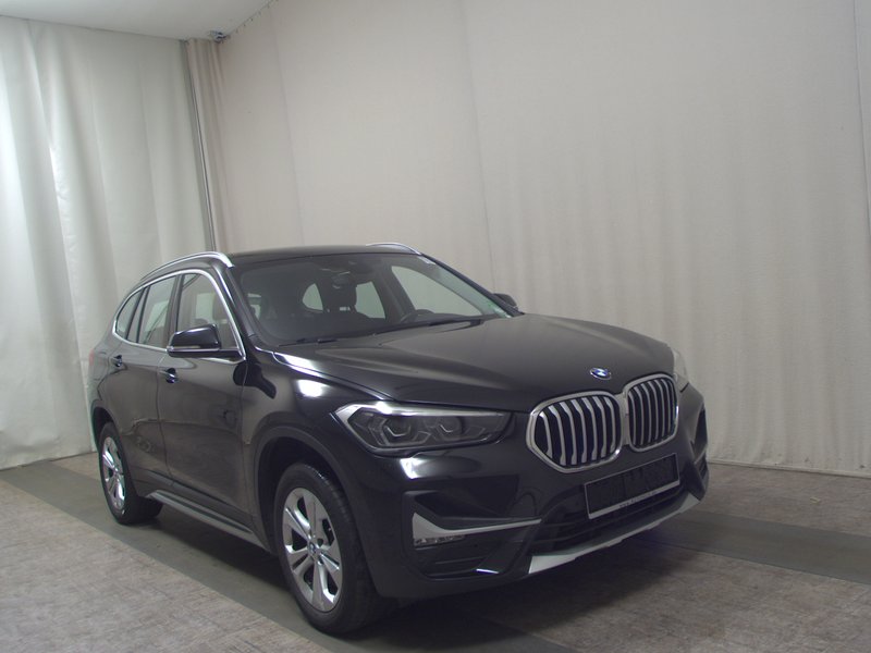 BMW X1 sDrive20d automatik xLine • Full LED — 3