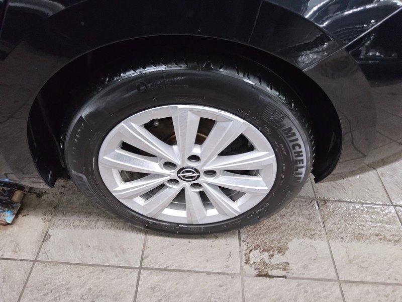 Opel Astra 1.5 D Business Edition • Full LED • digitalni instrumenti — 11