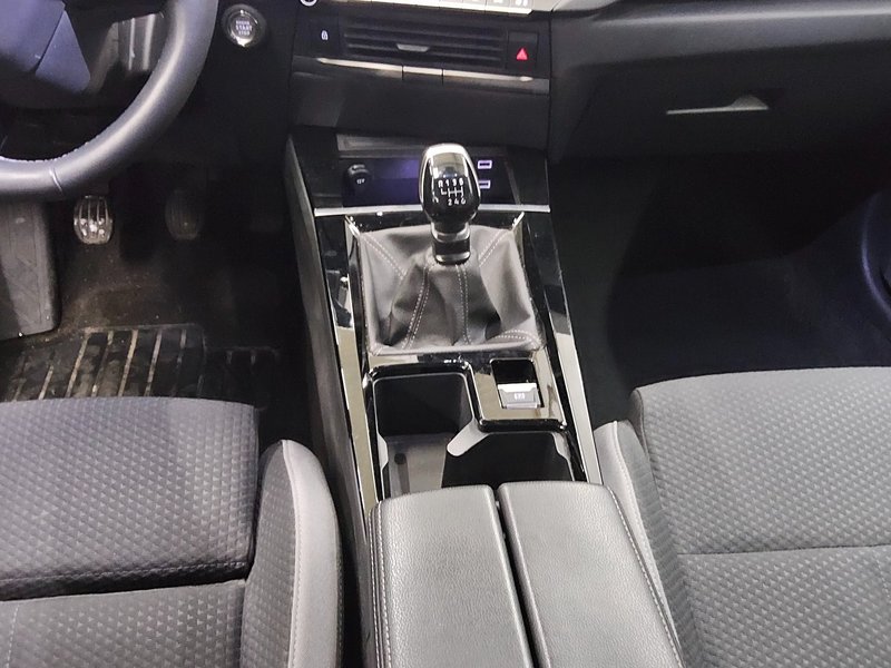 Opel Astra 1.5 D Business Edition • Full LED • digitalni instrumenti — 6