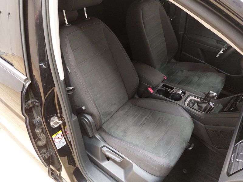 Volkswagen Touran 2.0 TDI Highline automatik • ACC • kuka za vuču — 10