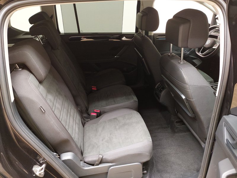 Volkswagen Touran 2.0 TDI Highline automatik • ACC • kuka za vuču — 12