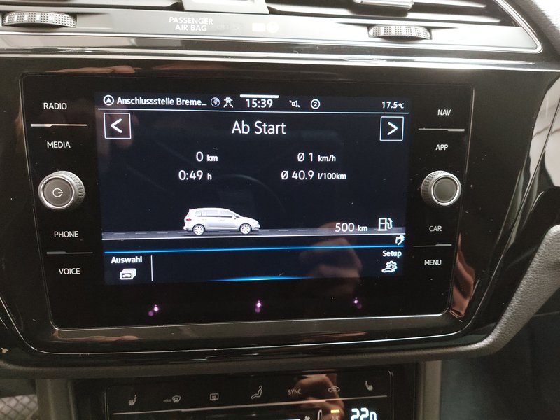 Volkswagen Touran 2.0 TDI Highline automatik • ACC • kuka za vuču — 19