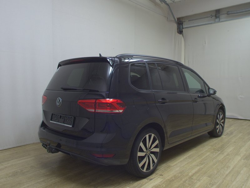 Volkswagen Touran 2.0 TDI Highline automatik • ACC • kuka za vuču — 4